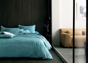 DELHI_T_200 КПБ 200/220 бирюзовый 240/300 2 нав 50/75 хлопок 85% лен 15% постиранное stonewashed (в подарочной коробке) Blanc des Vosges