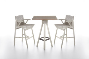 Высокий тканевый садовый стул