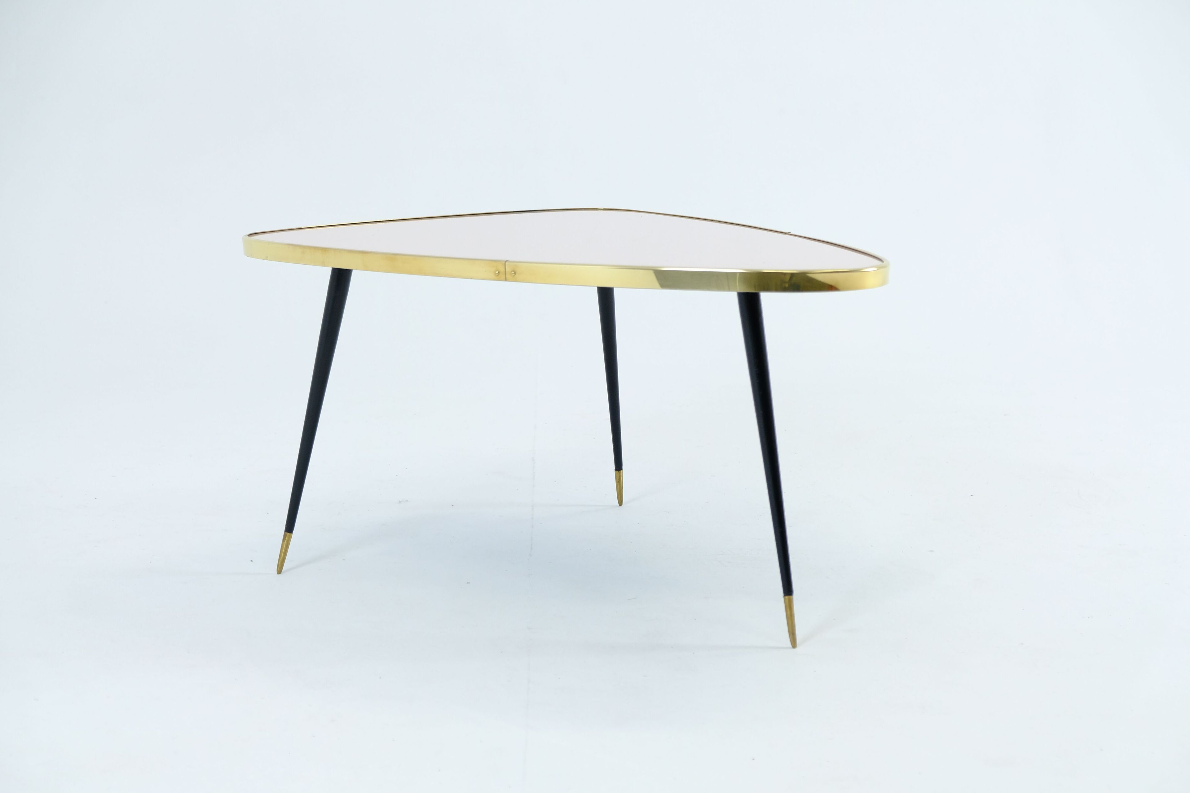 Журнальный столик из ламинированного стекла с полированным латунным профилем Jover+Valls Antique Boutique-Twist ARCH-00039988 - Вид №35