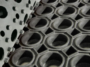 Открытый резиновый коврик