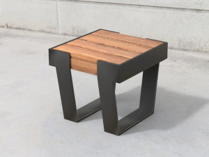 Деревянный табурет