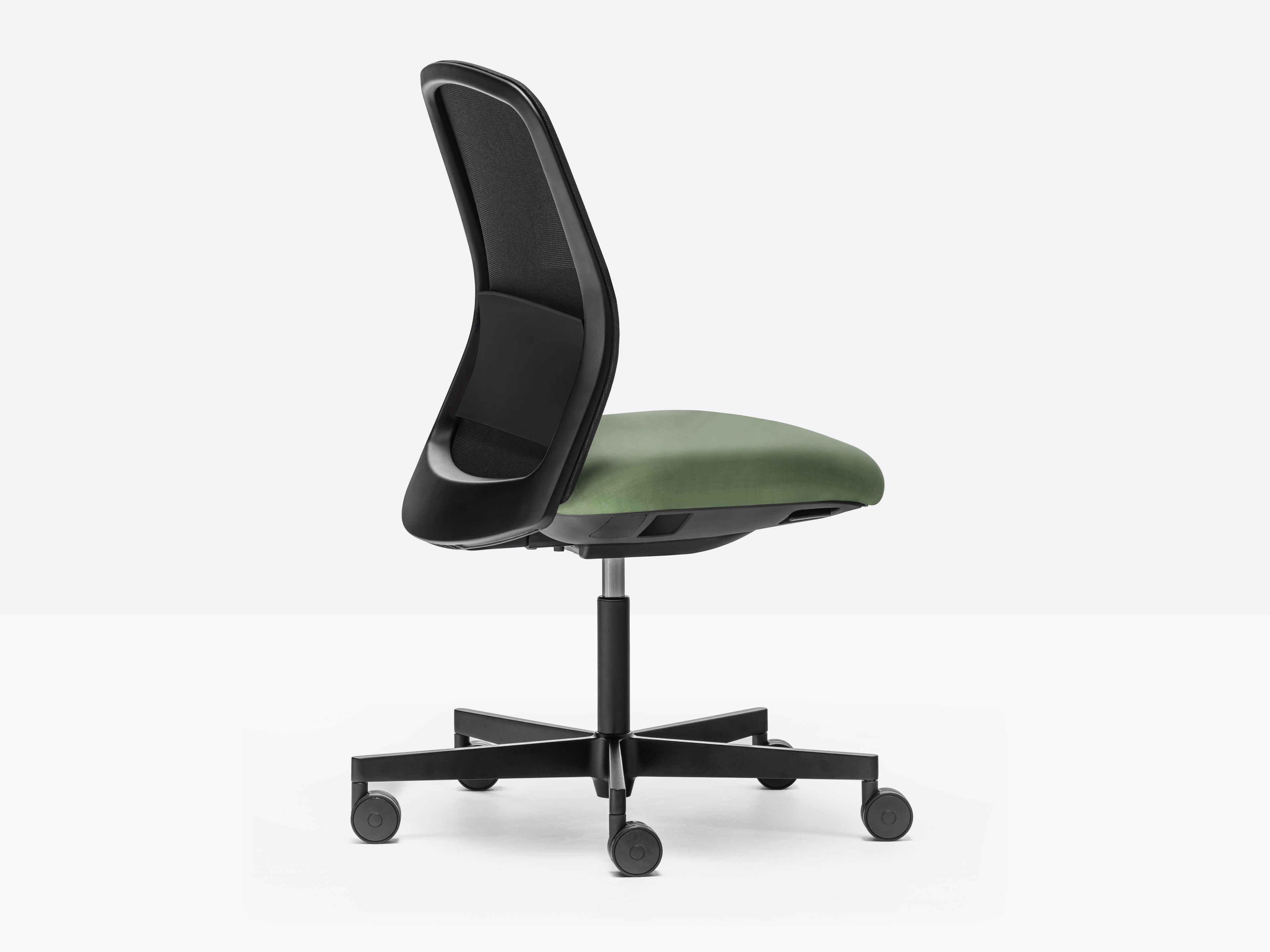 5-спицевое вращающееся сетчатое офисное кресло с колесами Pedrali Polar ARCH-00142065 - Вид №3