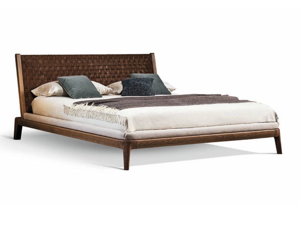 Двуспальная кровать с кожаным изголовьем BONALDO HONEYMOON ARCH-00081810