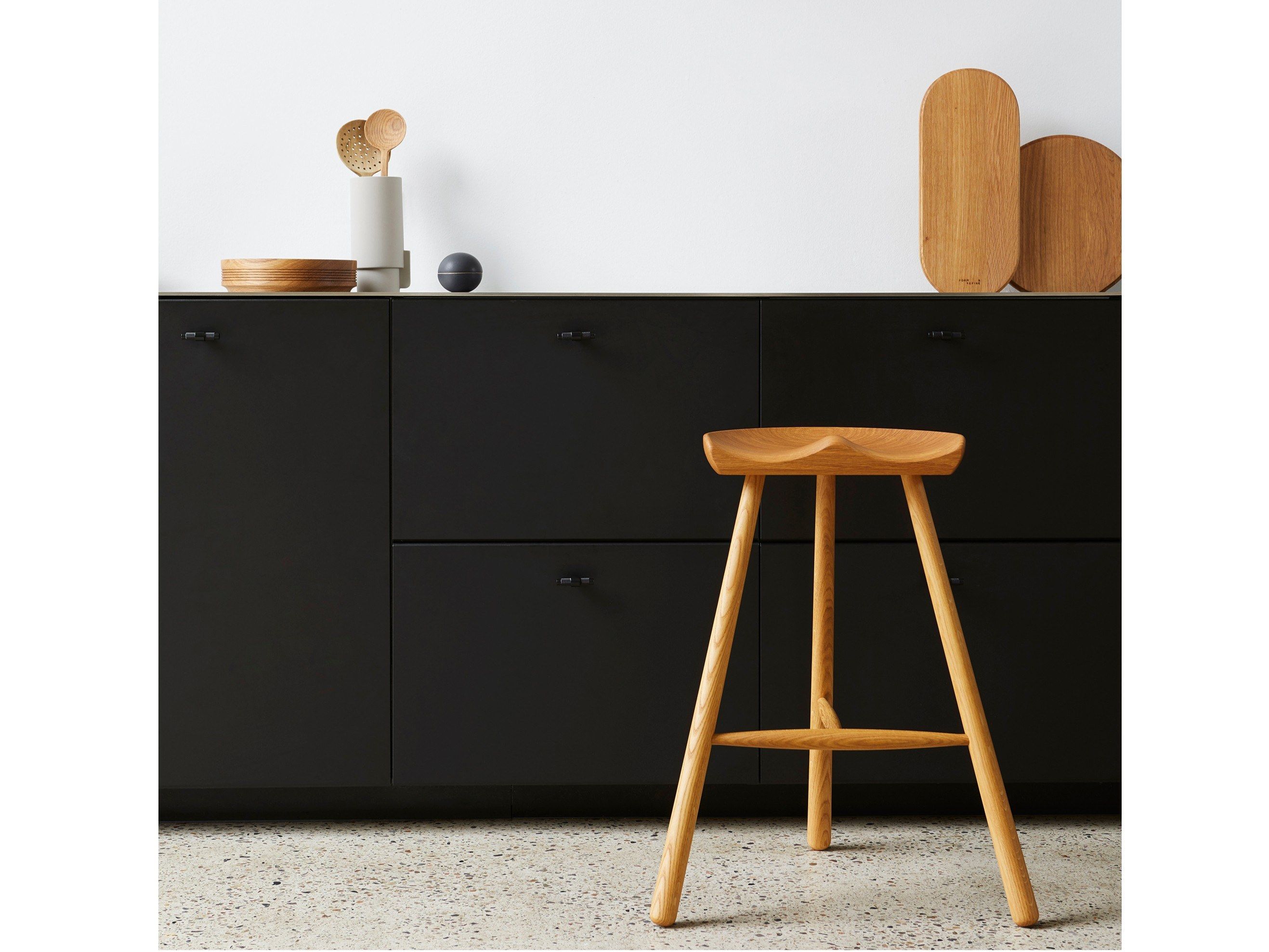 Высокий дубовый стул с подставкой для ног Form & Refine Shoemaker Chair™ ARCH-00129400 - Вид №2