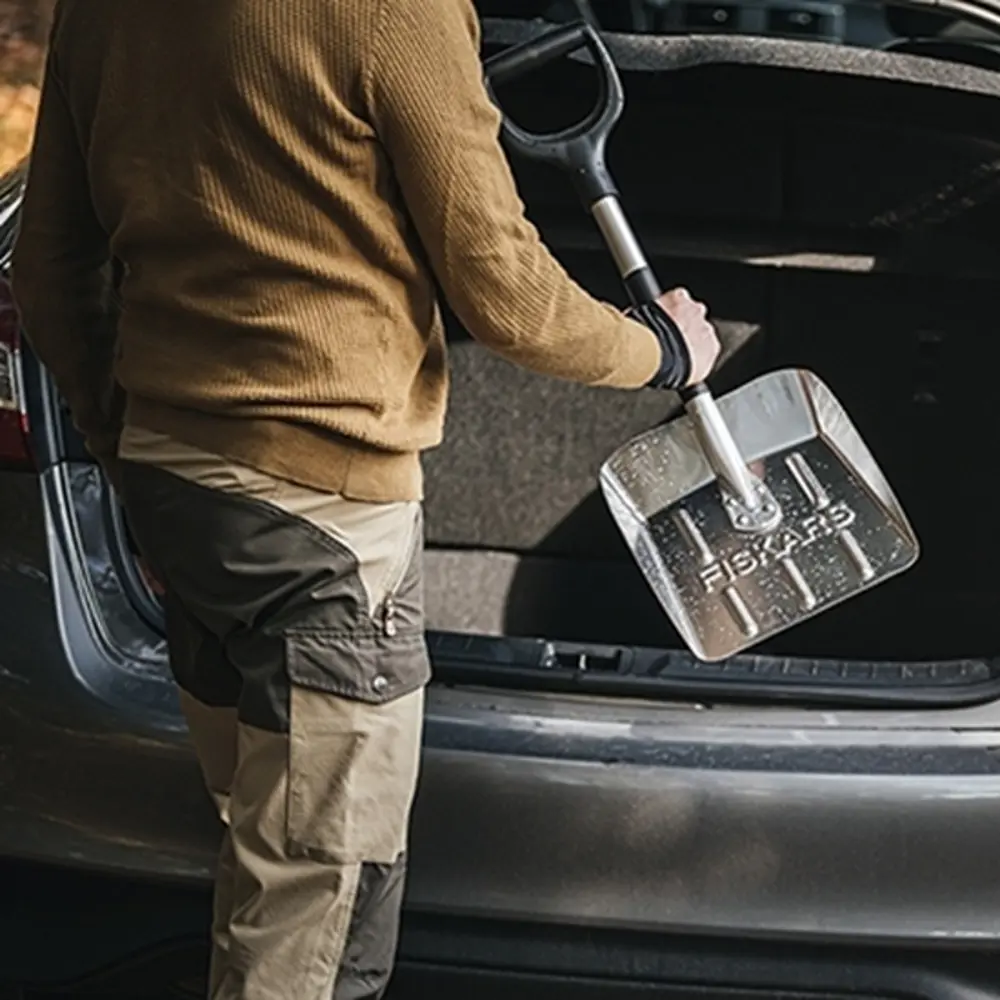 Лопата автомобильная для уборки снега Fiskars 25x71 см алюминий с черенком STLM-2190725 - Вид №4