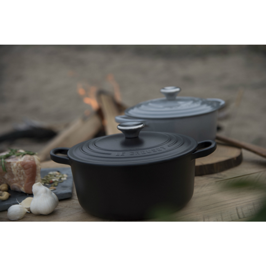 Кастрюля чугунная Le Creuset, Ø24 см, черная 21177240000430 - Вид №3