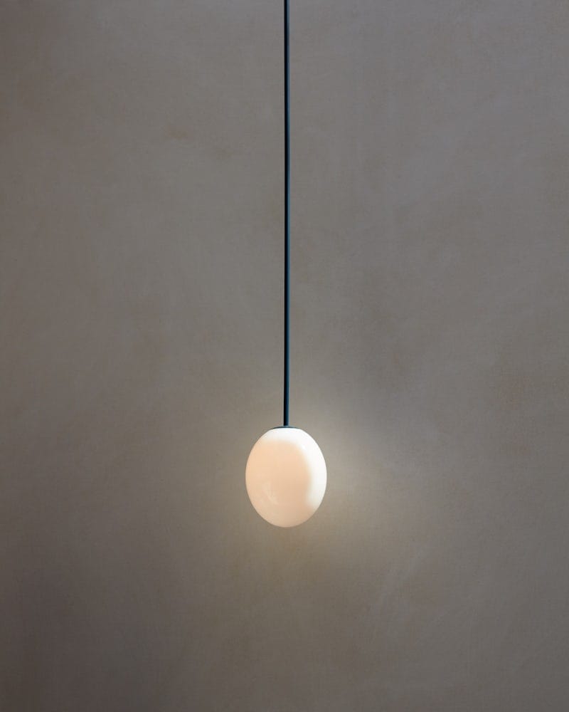 Опаловое стекло светодиодный подвесной светильник Michael Anastassiades философское яйцо ARCH-00071321 - Вид №1