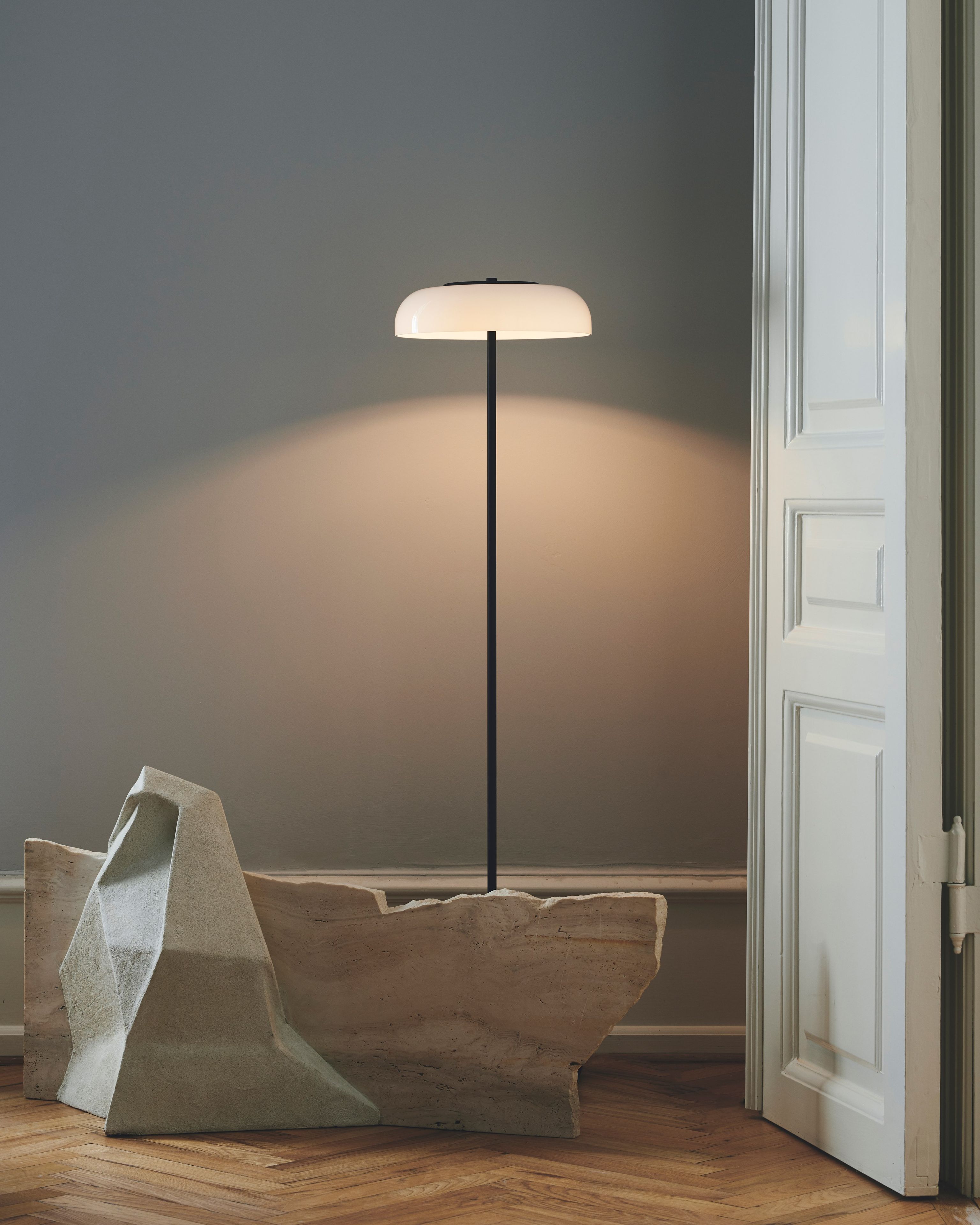 Светодиодный торшер из опалового стекла Nuura Blossi ARCH-00141745 - Вид №1