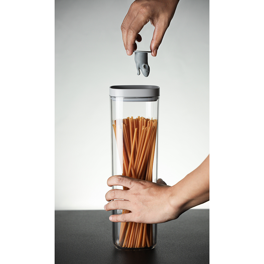 QL10347-CL-GY Контейнер для пищевых продуктов lucky mouse 2 л Qualy  - Вид №4