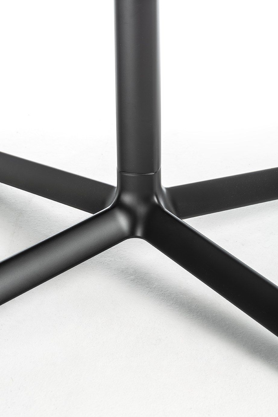 Литой алюминиевый журнальный столик arrmet Clivo ARCH-00138654 - Вид №3