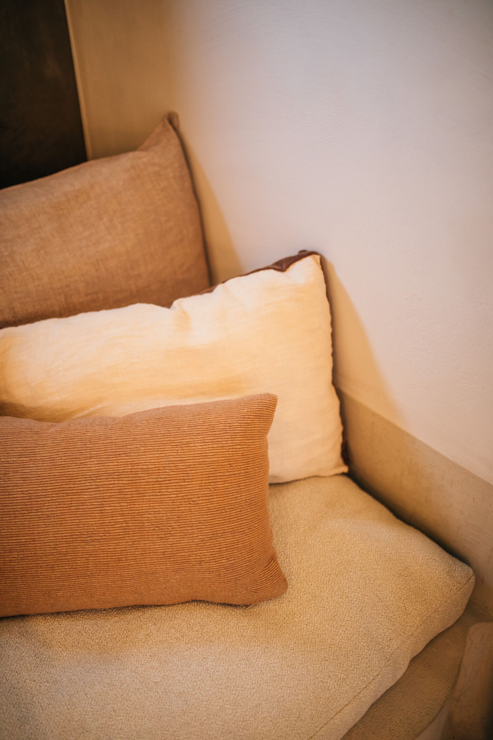 Льняная прямоугольная однотонная подушка POMAX BORDERS ARCH-00106515 - Вид №35