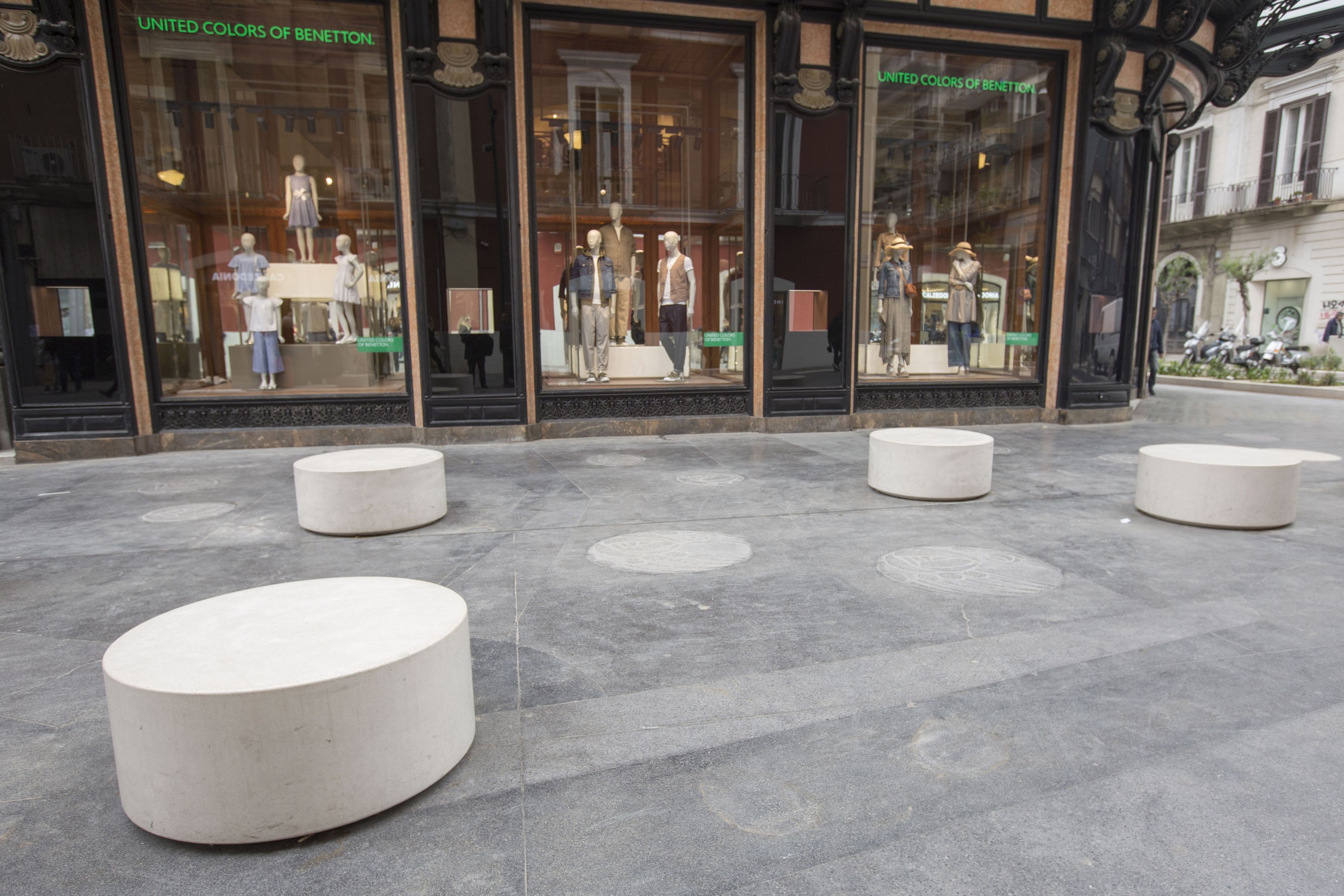 Бетонное наружное сиденье Viscio Urban Design Circle ARCH-00136005 - Вид №1