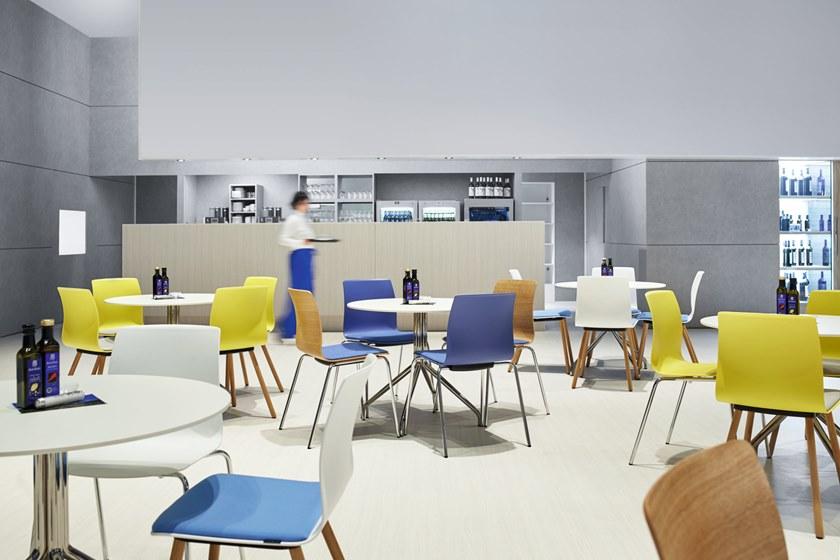 Dauphin Пластиковый стул со встроенной подушкой Fiore Fi 7570 - Вид №1