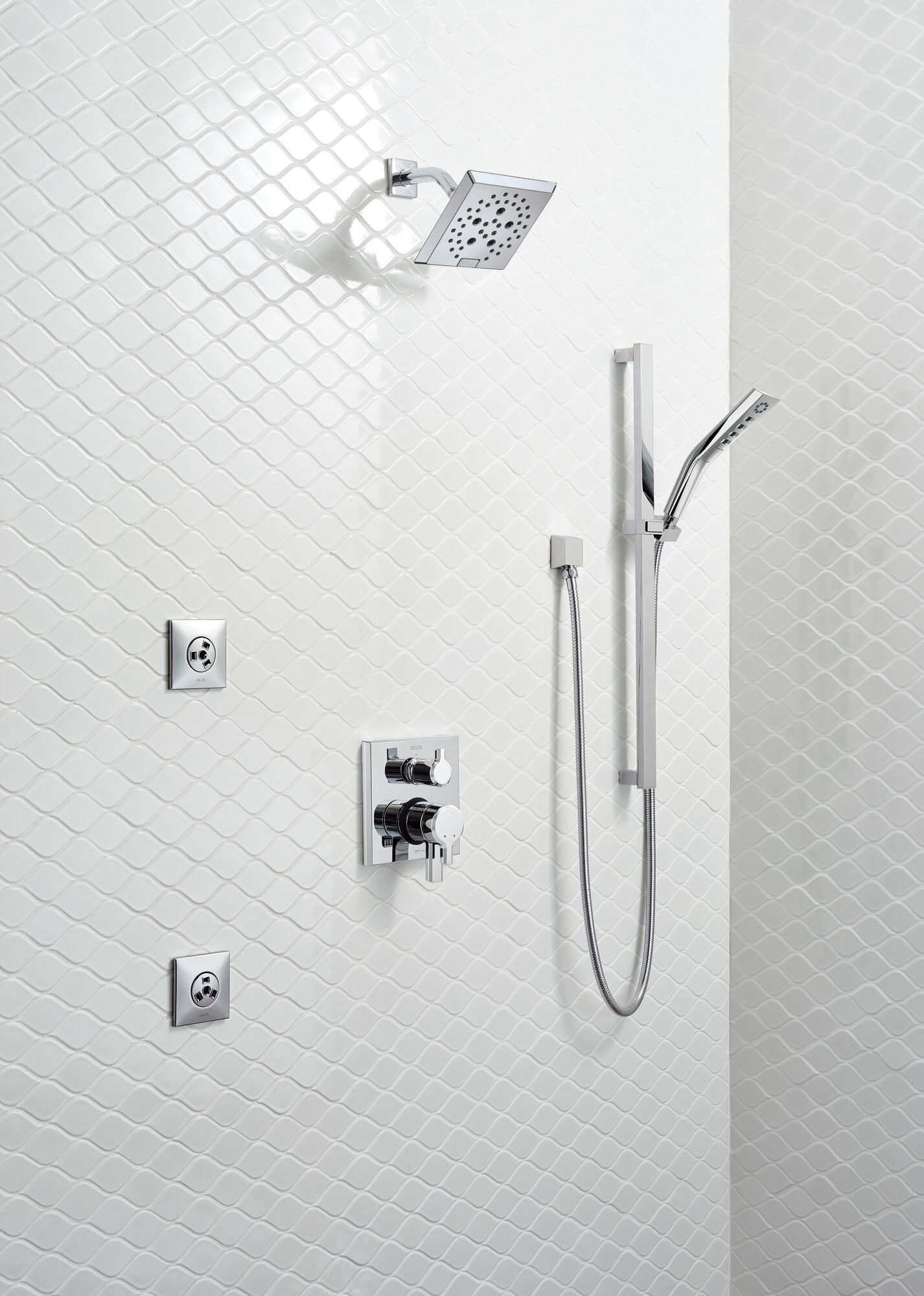 52664-KS H2Okinetic® Современная угловая душевая лейка Raincan с 5 настройками Delta Faucet Universal Showering Черный нержавеющий  - Вид №10