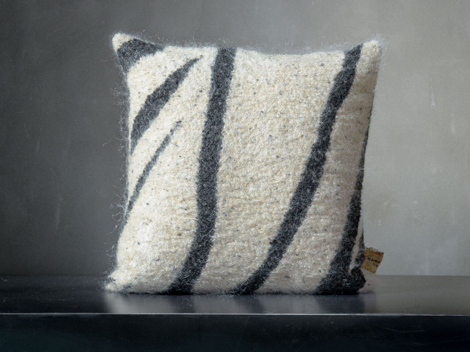 Квадратная подушка из мохера The House of Lyria MILLET ARCH-00078840 - Вид №1