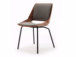 Стул с мягким сиденьем