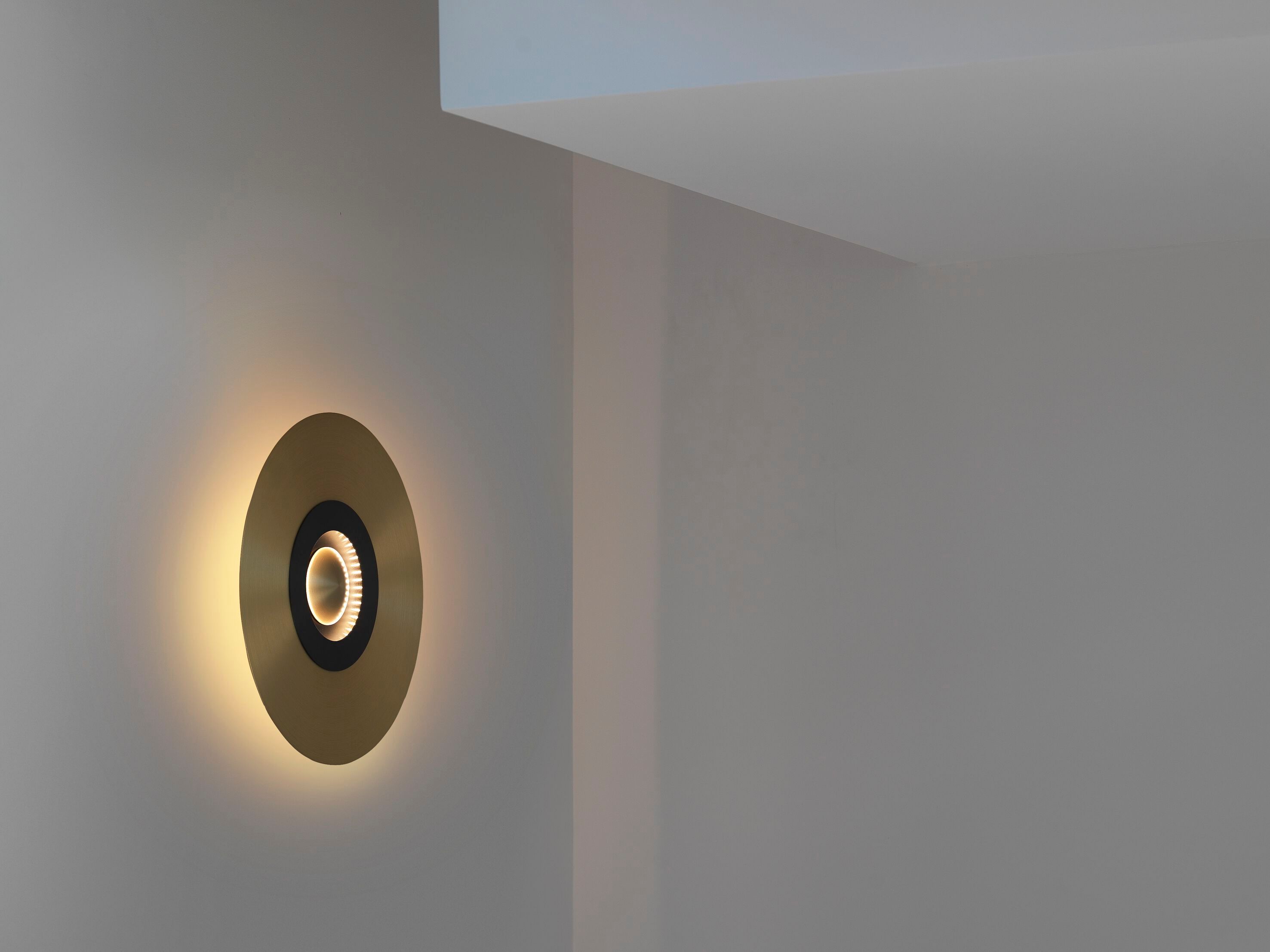 Латунный светодиодный настенный светильник CVL Luminaires Земля ARCH-00054947 - Вид №4