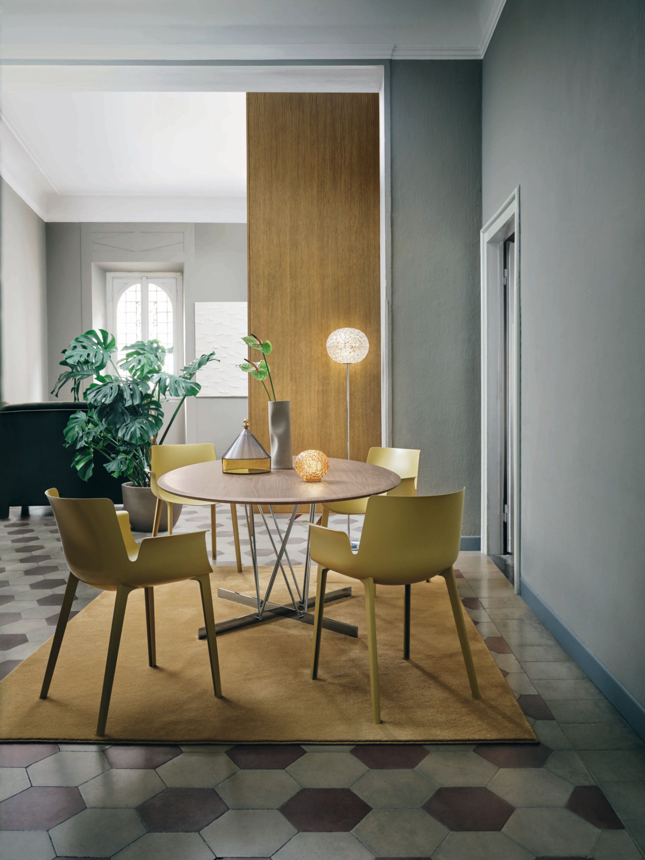 Затемняемый светодиодный торшер из инженерного пластика Kartell Planet ARCH-00078574 - Вид №6