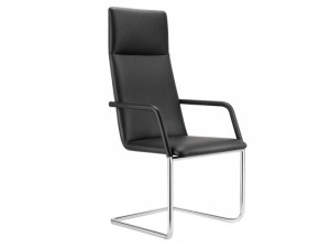 Кожаный стул