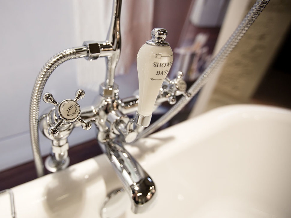 Смеситель для ванны "под наклоном" и ручным душем, набортный [CL19]  Burlington T9-QT, T18, T1  - Вид №5