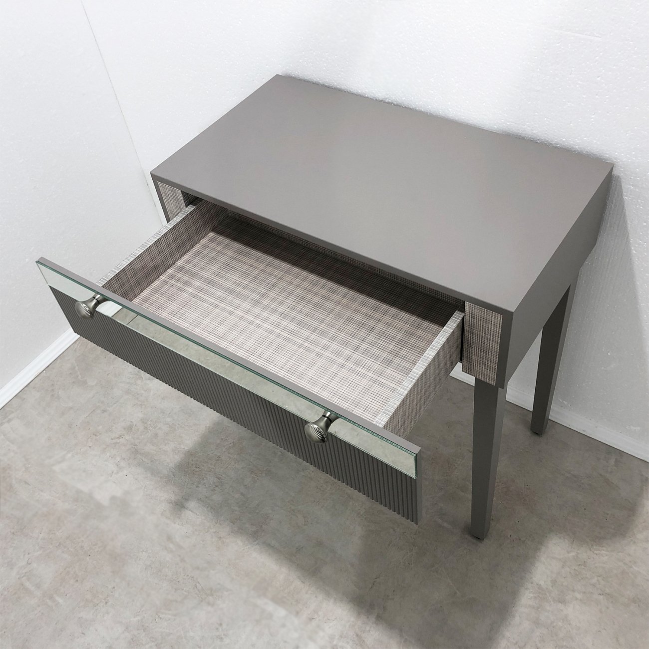 Консоль с ящиком серая с зеркальной отделкой "Фланж" GRAUM  304048 Зеркальный;серый  - Вид №6