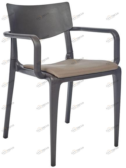 Ezpeleta Стул из полипропилена с подлокотниками и встроенной подушкой  Mn-tow01 