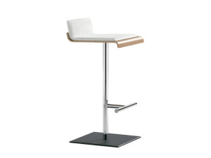 Высокий мягкий стул