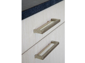 Металлическая мебельная ручка