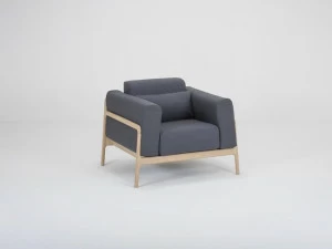 Gazzda Кресло из ткани с подлокотниками Fawn 085