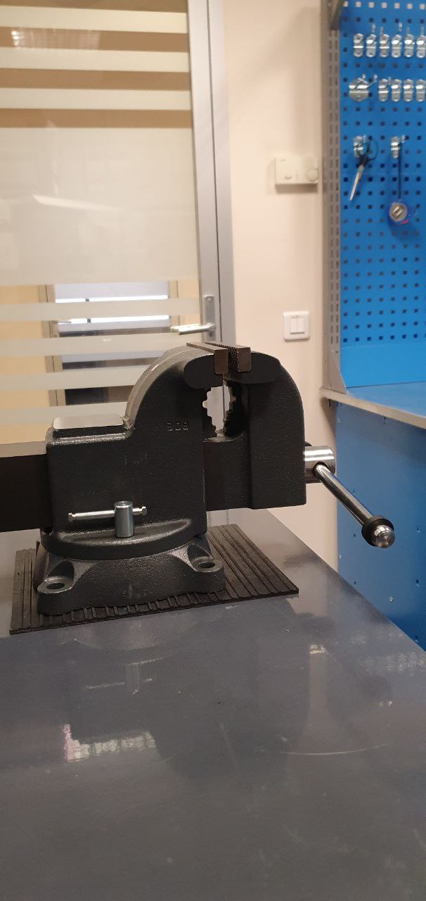 Тиски чугунные поворотные с наковальней Верстакофф L 150 BV-150 - Вид №6