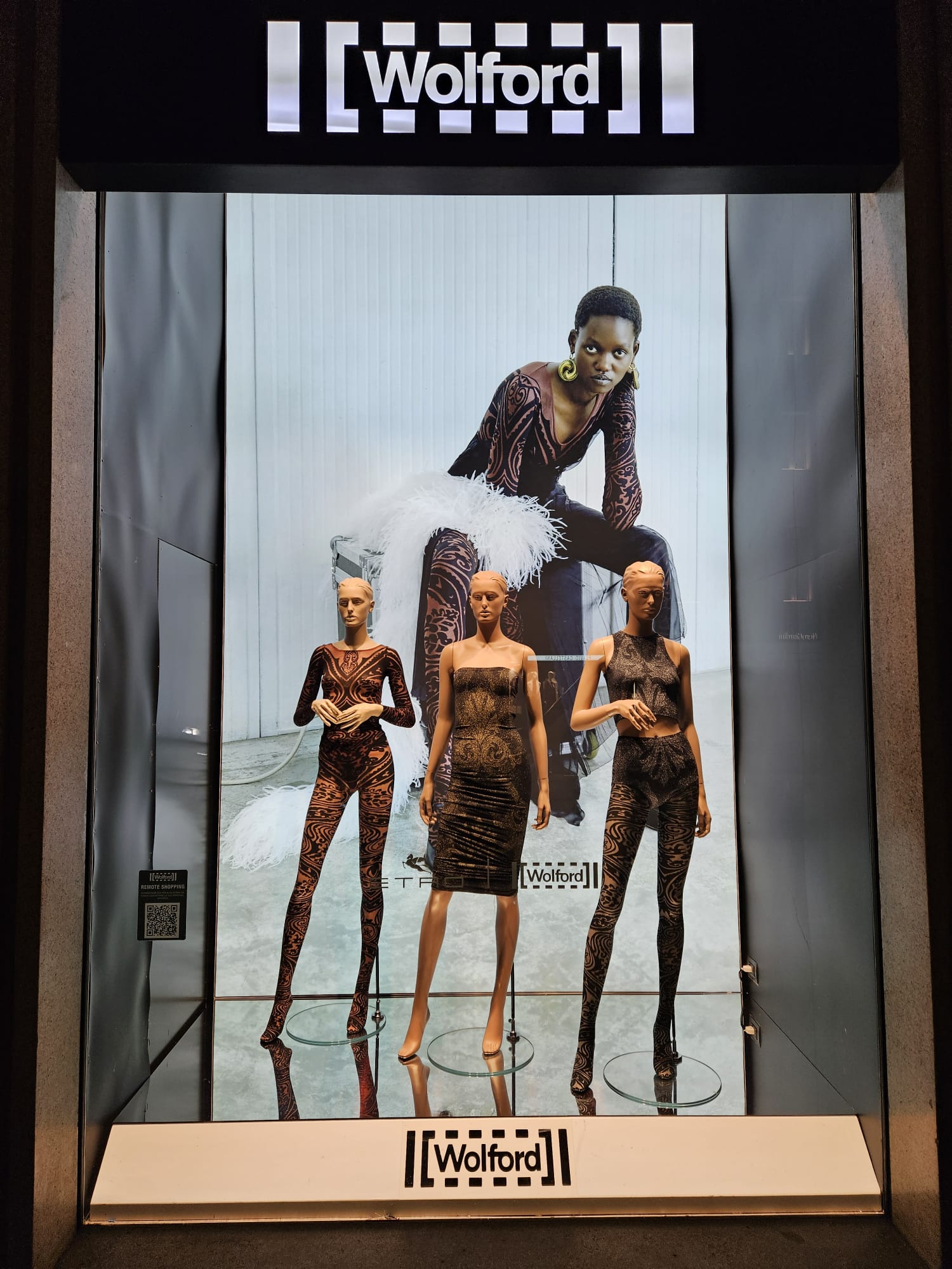 Алюминиевая и тканевая система для оформления витрин ABS Group ALLESTIMENTI PER VETRINE ARCH-00135289 - Вид №4