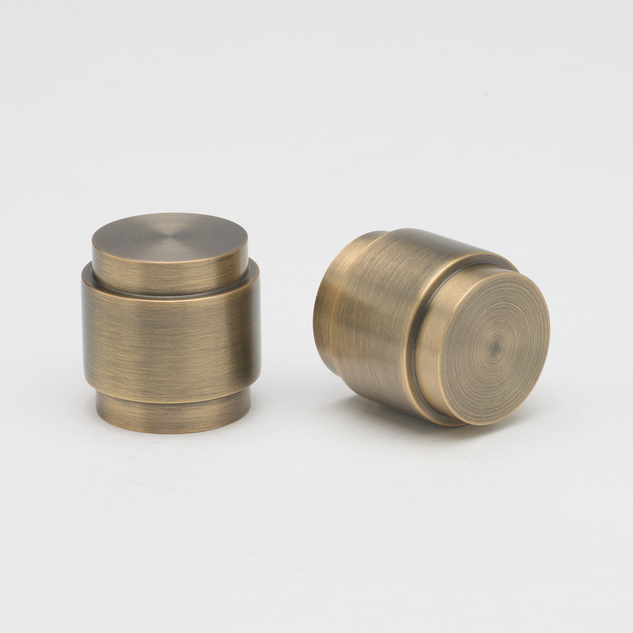 Латунная ручка для душевой кабины Lo & Co Interiors Lola ARCH-00026246 - Вид №9