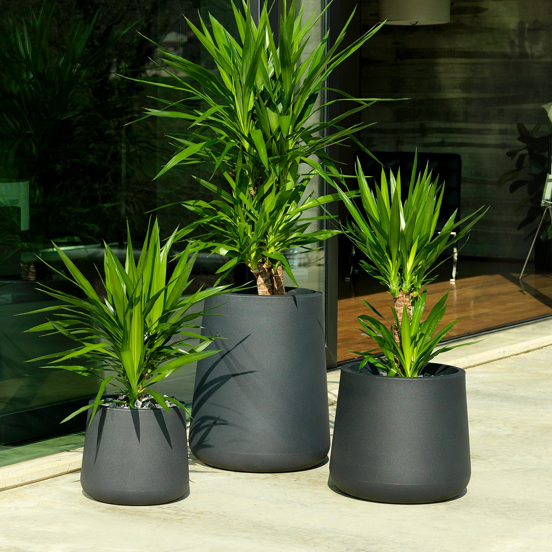 004003 Круглое кашпо s Vondom Vasija  - Вид №3