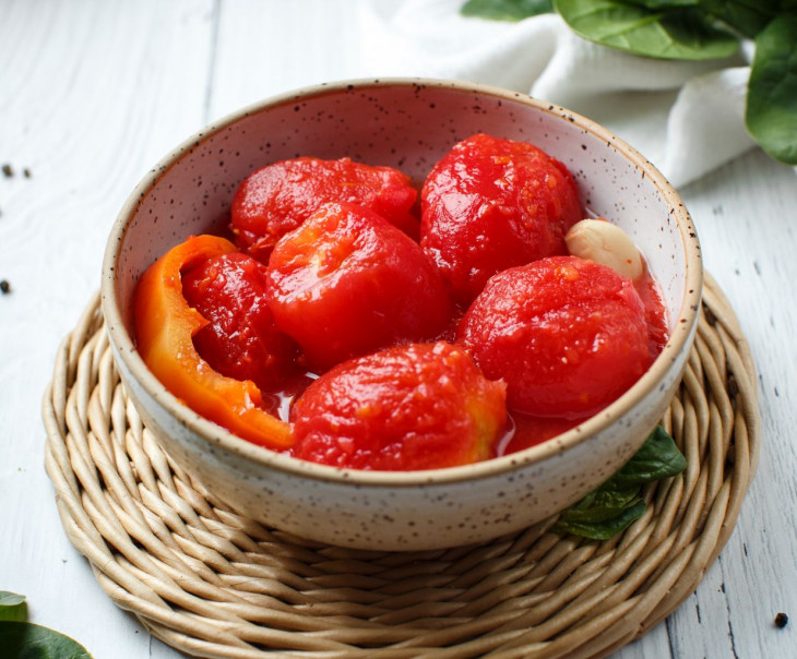 3733 Помидоры очищенные в собственном соку Зинаида и Сергей Белан Вкусляндия  - Вид №2