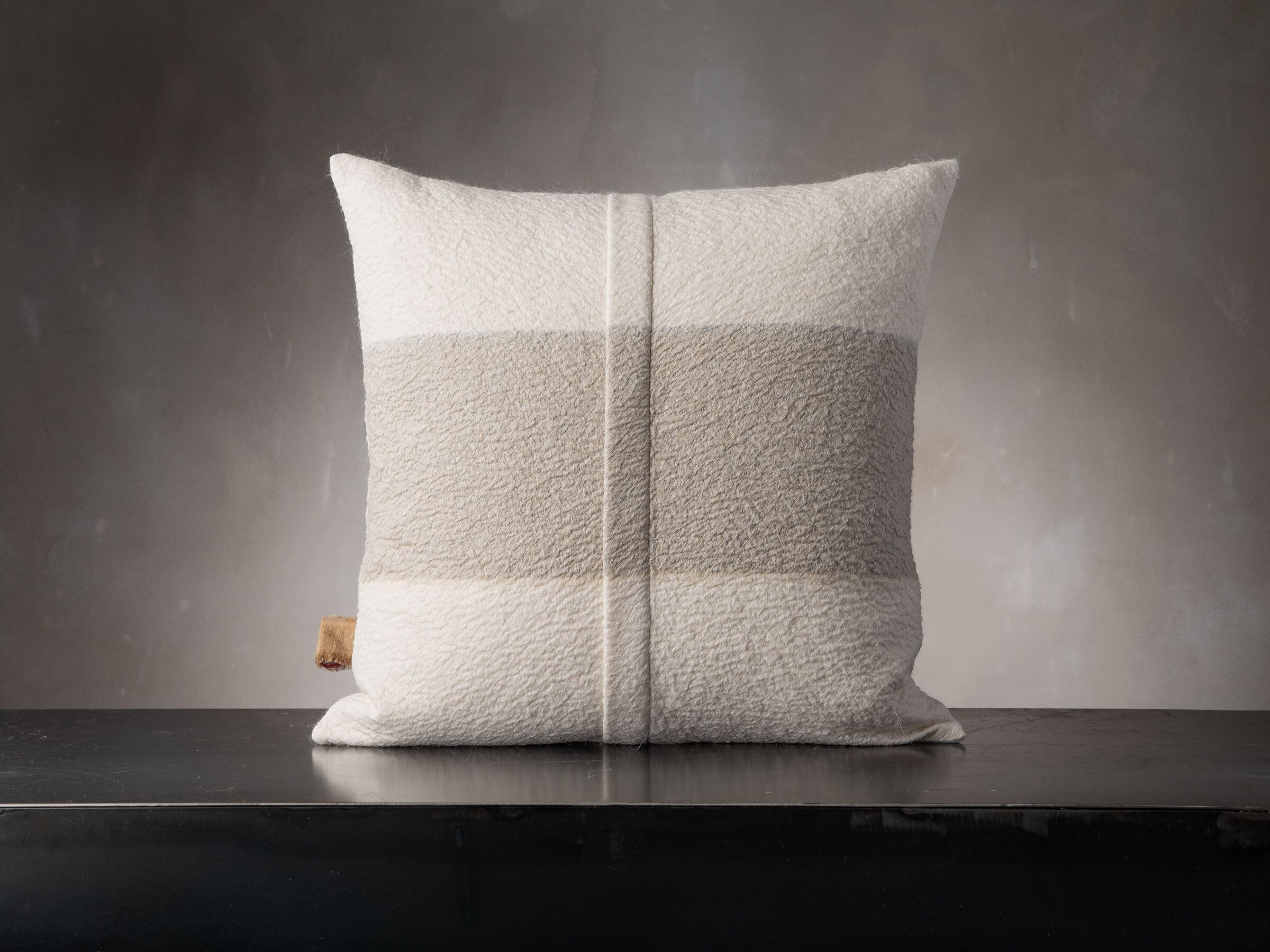 Квадратная подушка из альпаки и шерсти The House of Lyria JONC ARCH-00042874