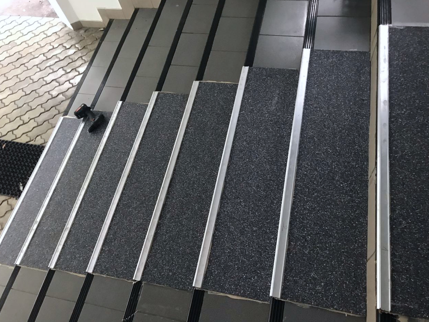 6.3.4AS.2Bg Противоскользящие накладки на ступени Alegria step и Alegria step waterproof  - Вид №6