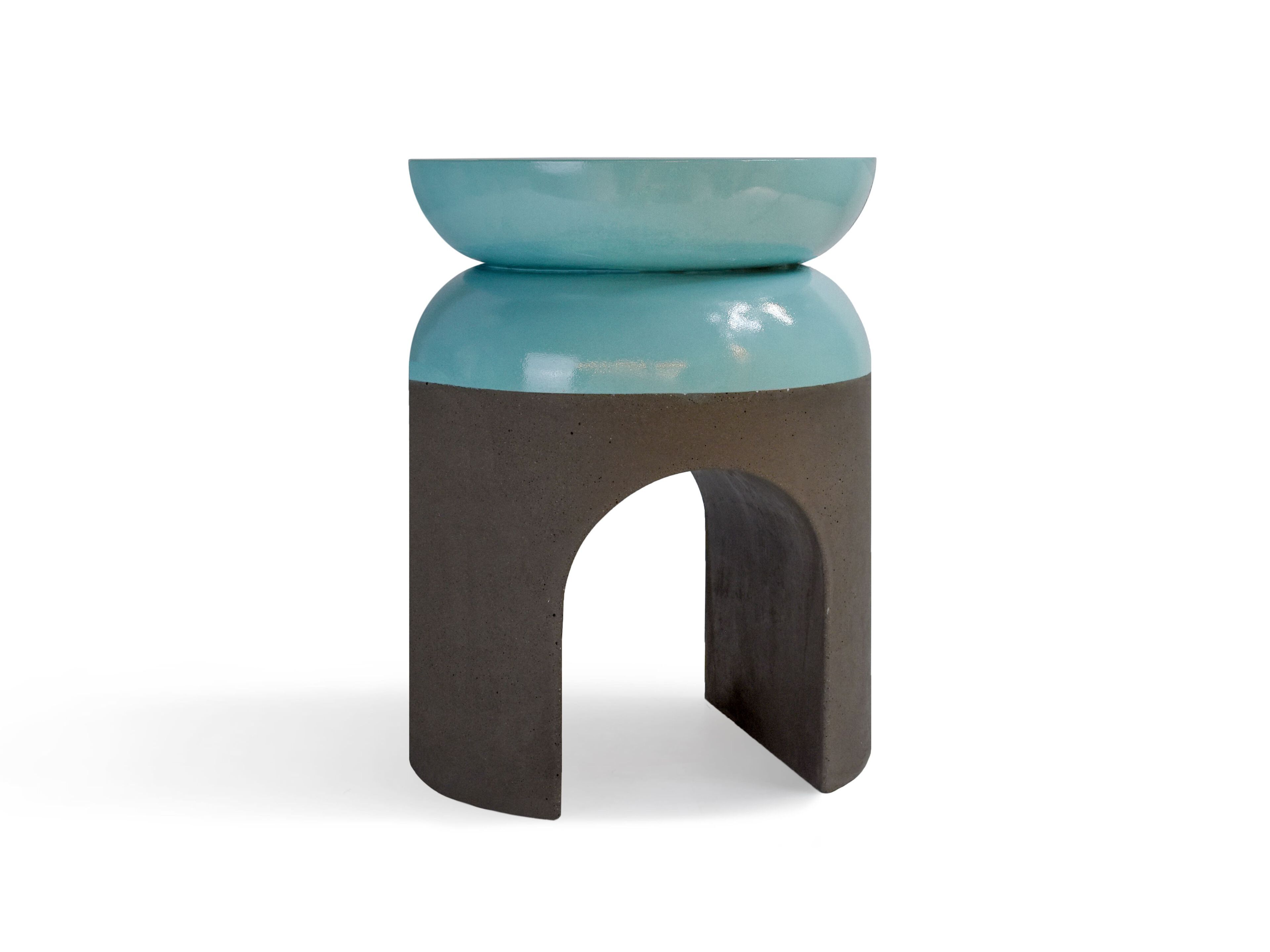 Бетонный круглый низкий журнальный столик URBI et ORBI Medius Terra ARCH-00127005