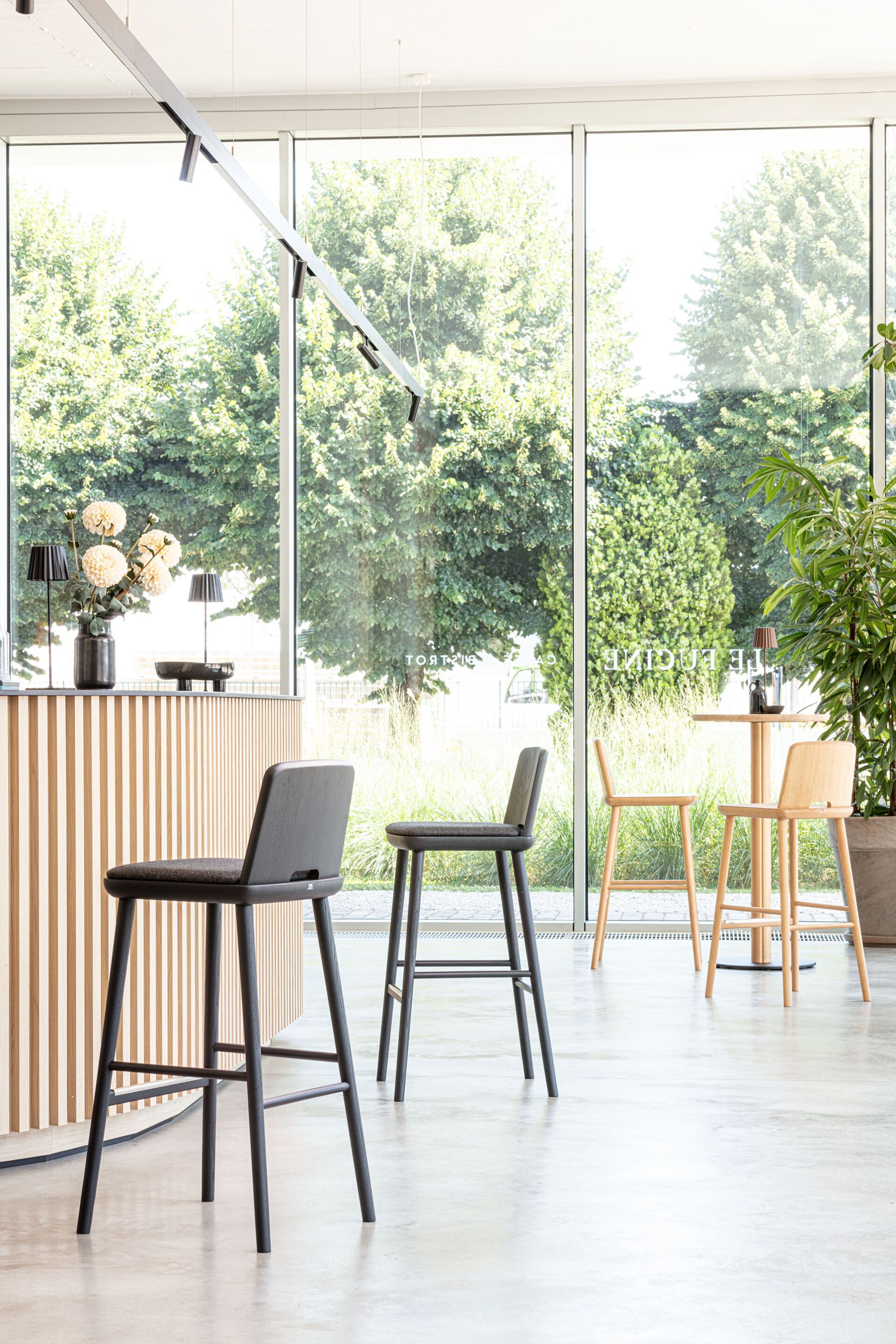 Высокий стул из ясеня со спинкой SIPA планшет ARCH-00036178 - Вид №6