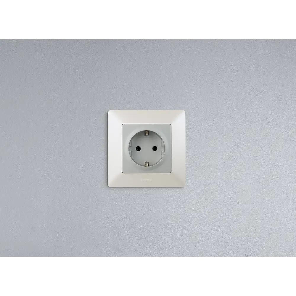 Розетка Legrand VLN-L 2 контакта с заземлением цвет алюминий Valena Life STLM-2183199 - Вид №11