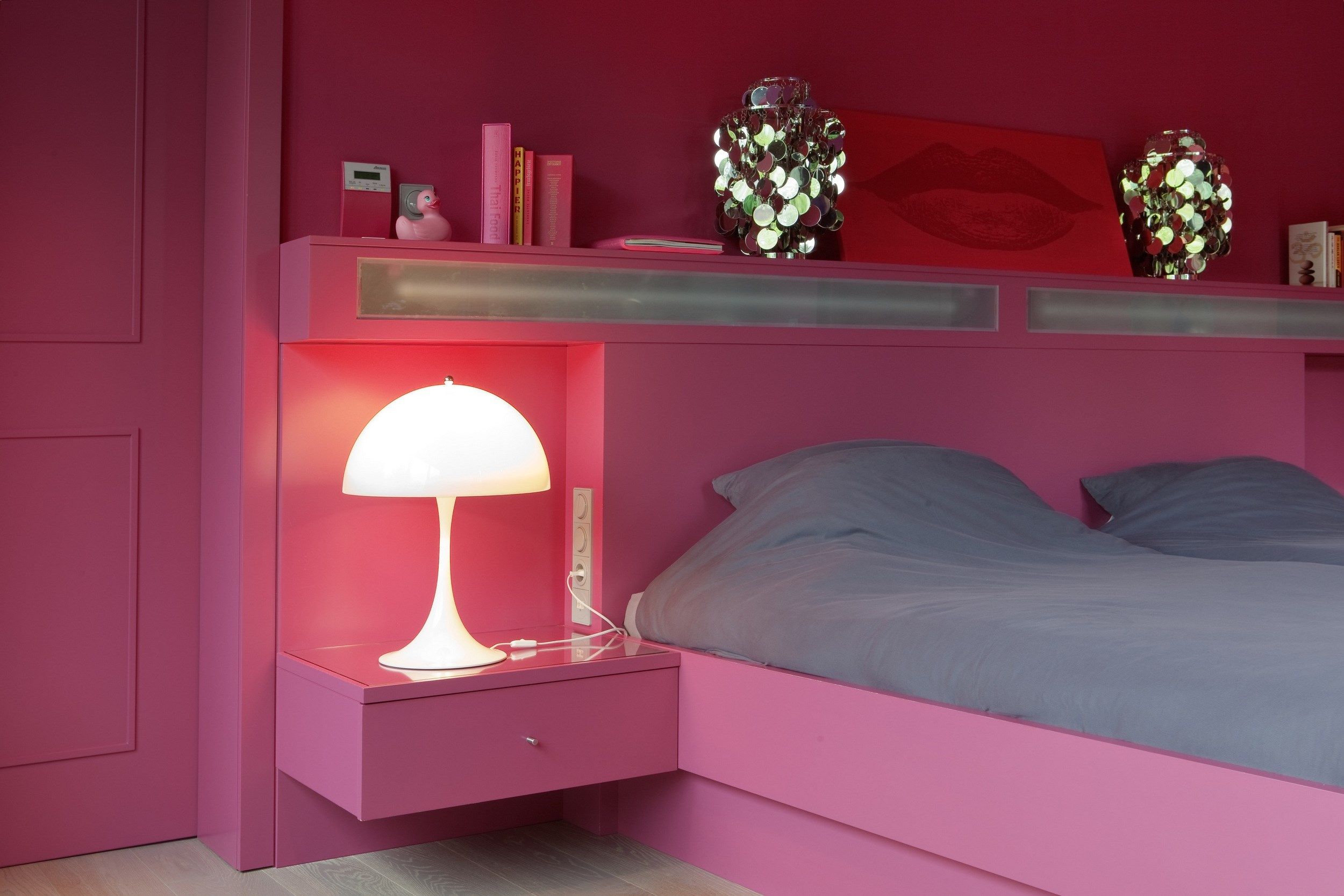 Акриловая стеклянная настольная лампа Louis Poulsen Panthella ARCH-00009842 - Вид №4