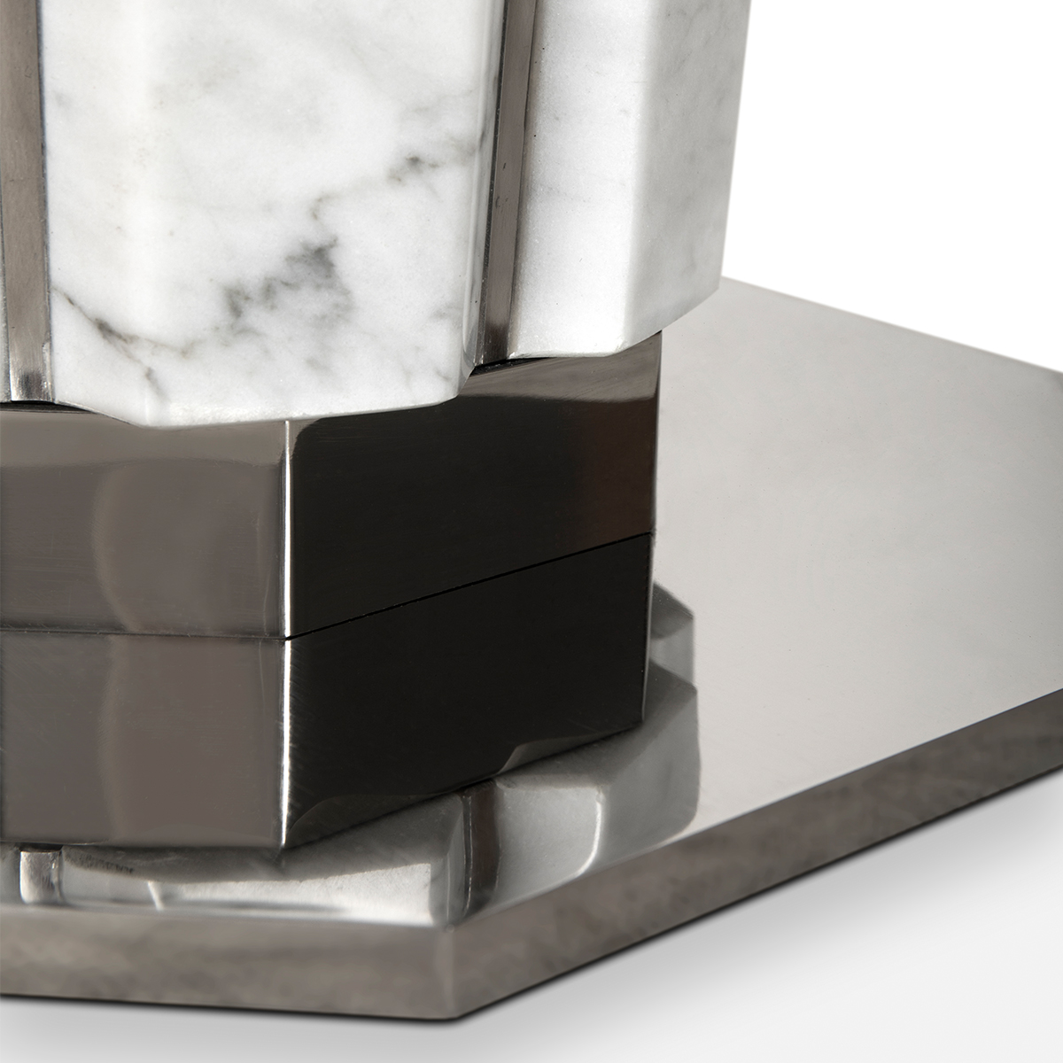 Все продукты Suspicion Outdoor Side Table Covethouse LUXXU  - Вид №2