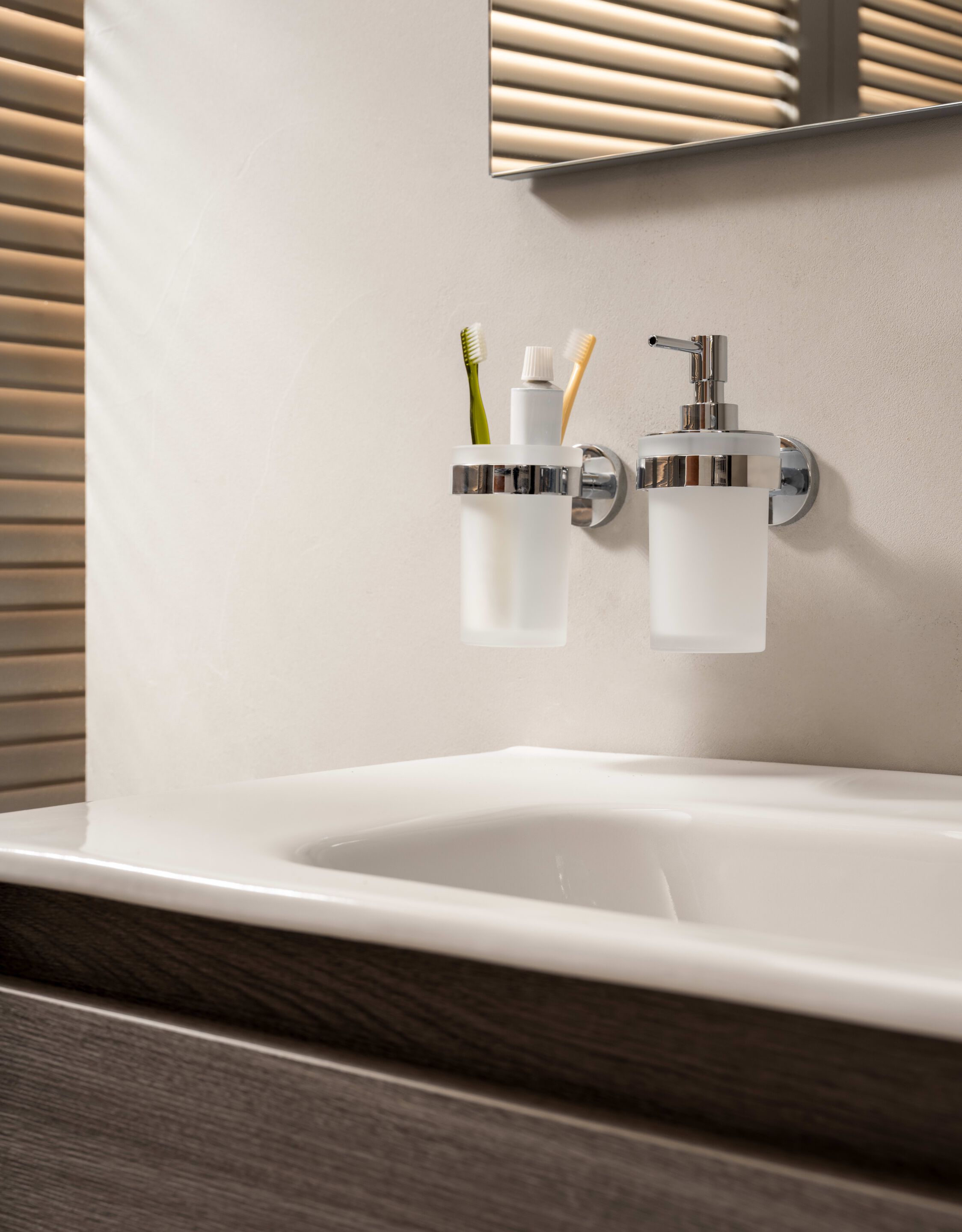 Диспенсер для мыла из стекла и металла Roca Compas ARCH-00083081 - Вид №1