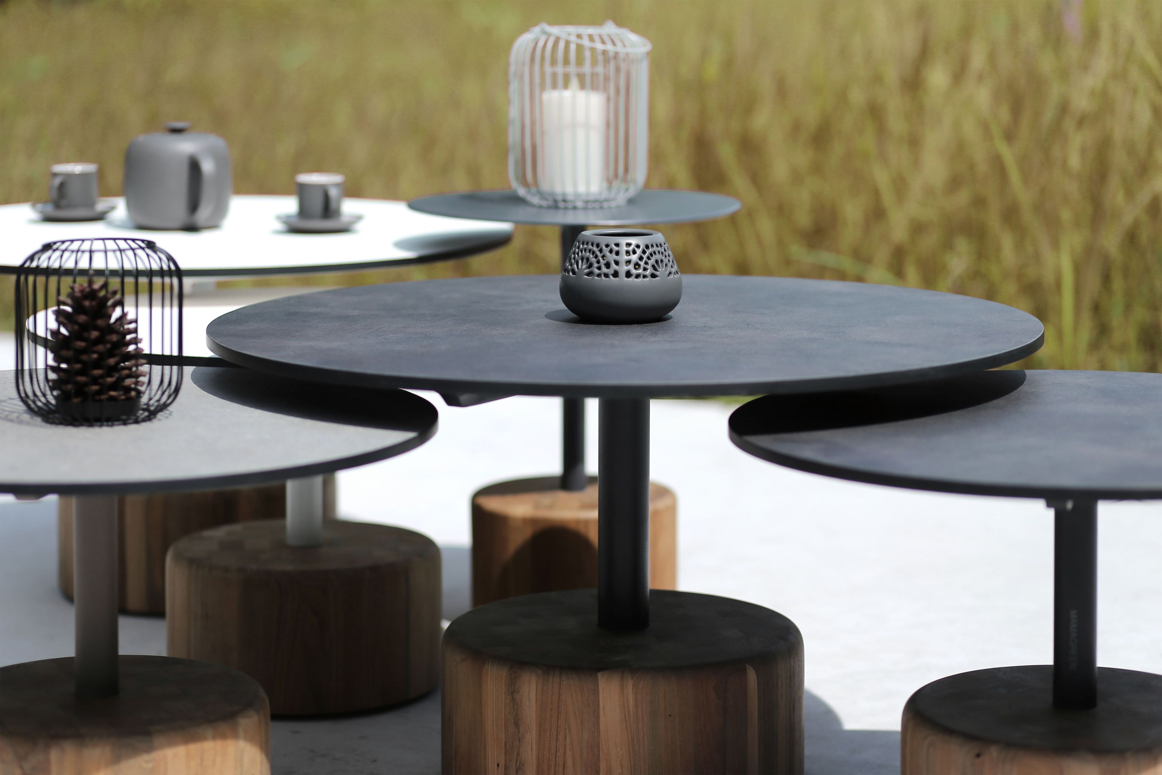 Круглый стол с верхней частью HPL и тиковым или каменным основанием MAMAGREEN Glyph ARCH-00149513 - Вид №8