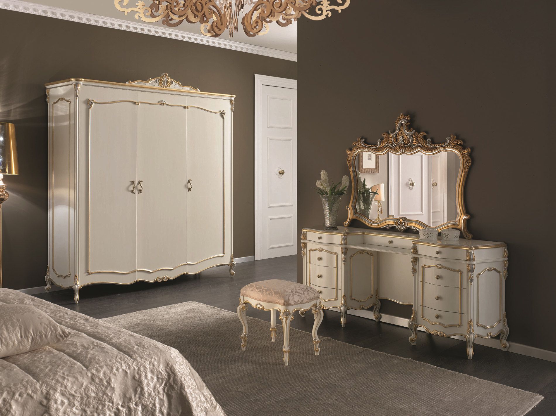 Низкий деревянный стул с мягким сиденьем SCAPPINI & C 35th Anniversary ARCH-00071840 - Вид №1