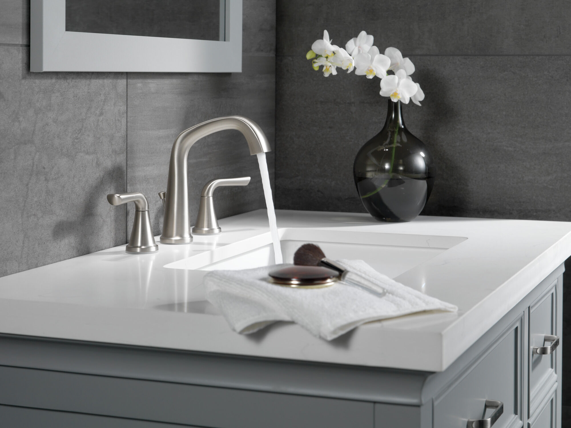 35890LF-SP Смеситель для ванной комнаты с двумя ручками Delta Faucet Larkin Матовый никель Spotshield  - Вид №2