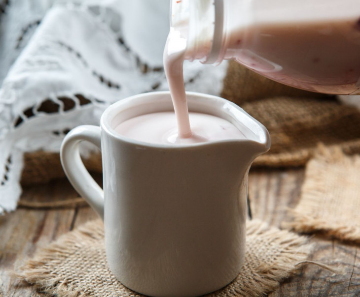 765 Йогурт вишневый 3,5-4% Вкусляндия  - Вид №1