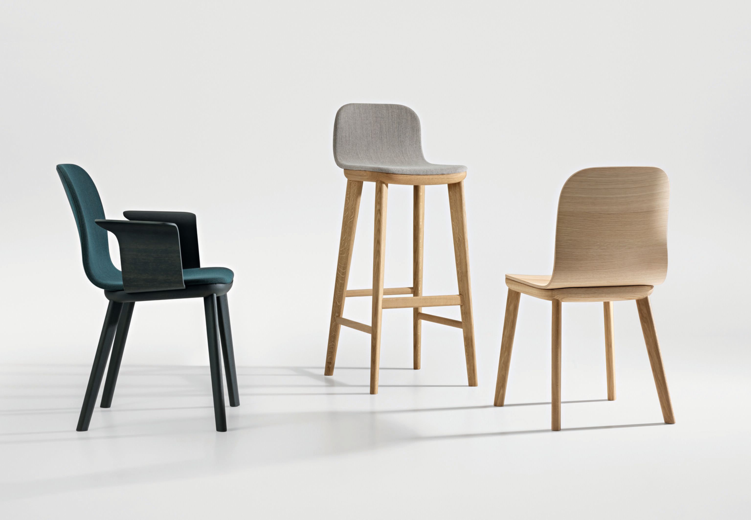 Деревянный стул с подлокотниками ZEITRAUM Aeon ARCH-00108827 - Вид №1