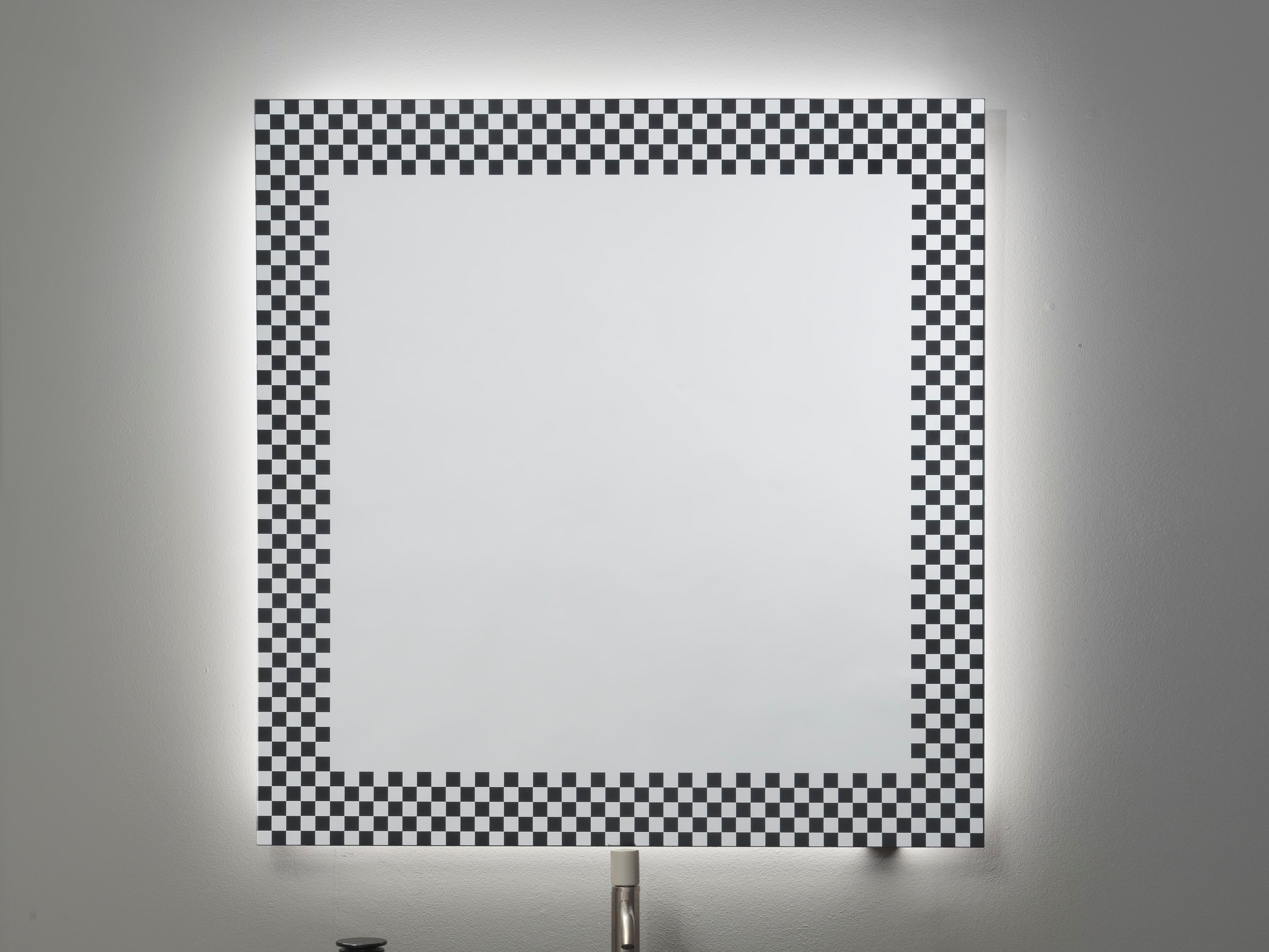 Настенное зеркало ARTELINEA SCACCOMATTO ARCH-00121845