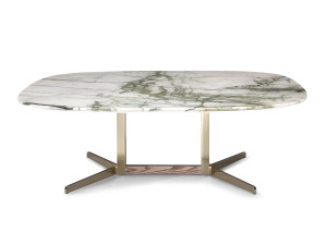 Низкий квадратный журнальный столик с мраморной столешницей