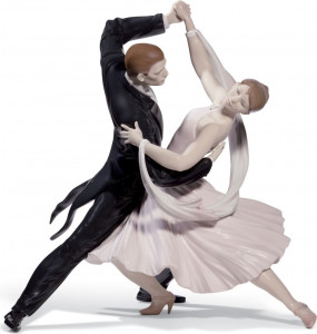 10669104 LLADRO Фигурка Lladro "Элегантный фокстрот" 36х37см Фарфор